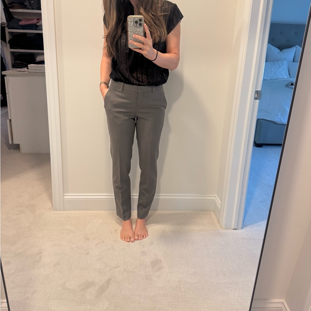 Slim straight gray suit Theory suit pants - size 2